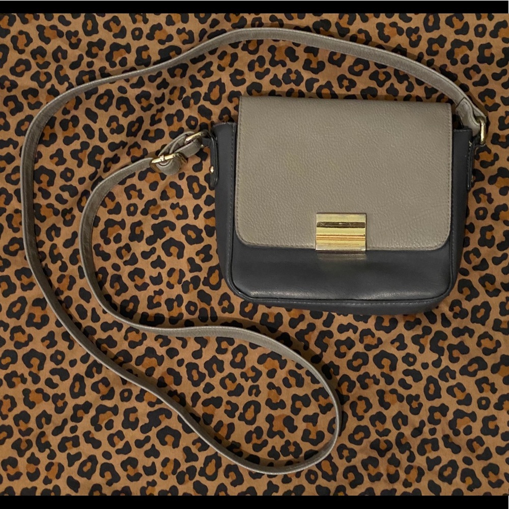 ❗️SOLD Gray Cross Body Purse